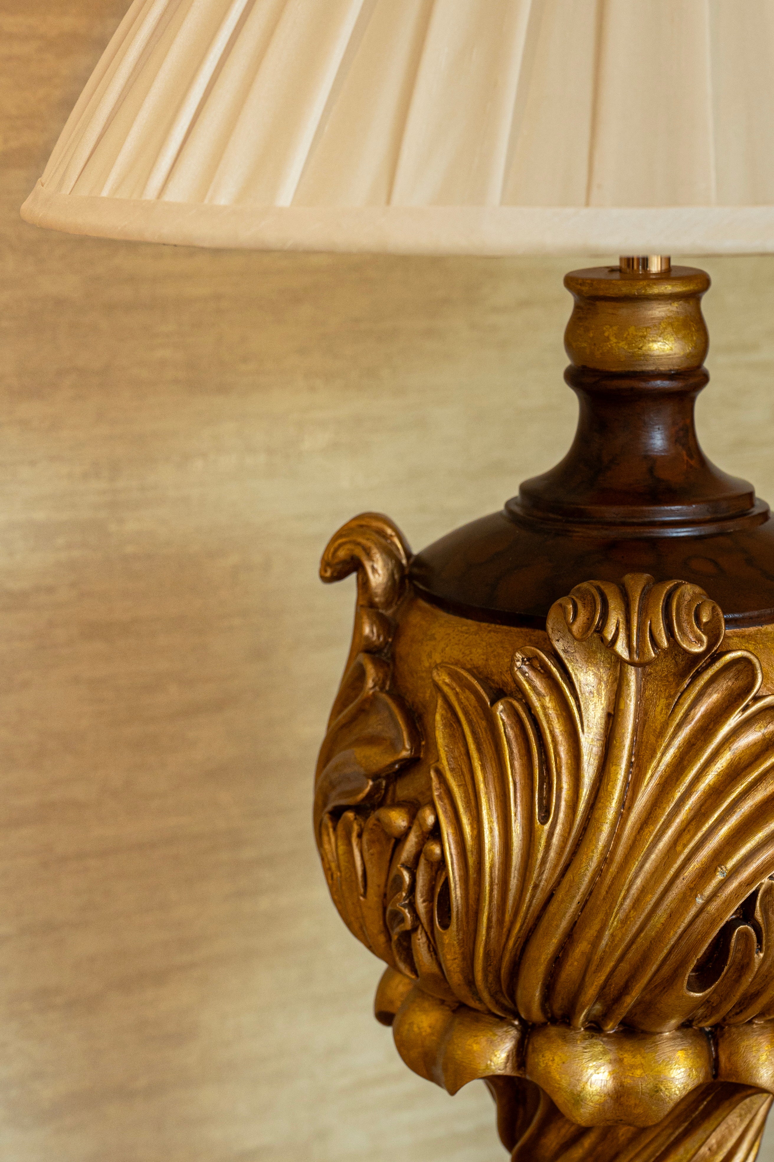 Golden Urn Traditional Table Lamp