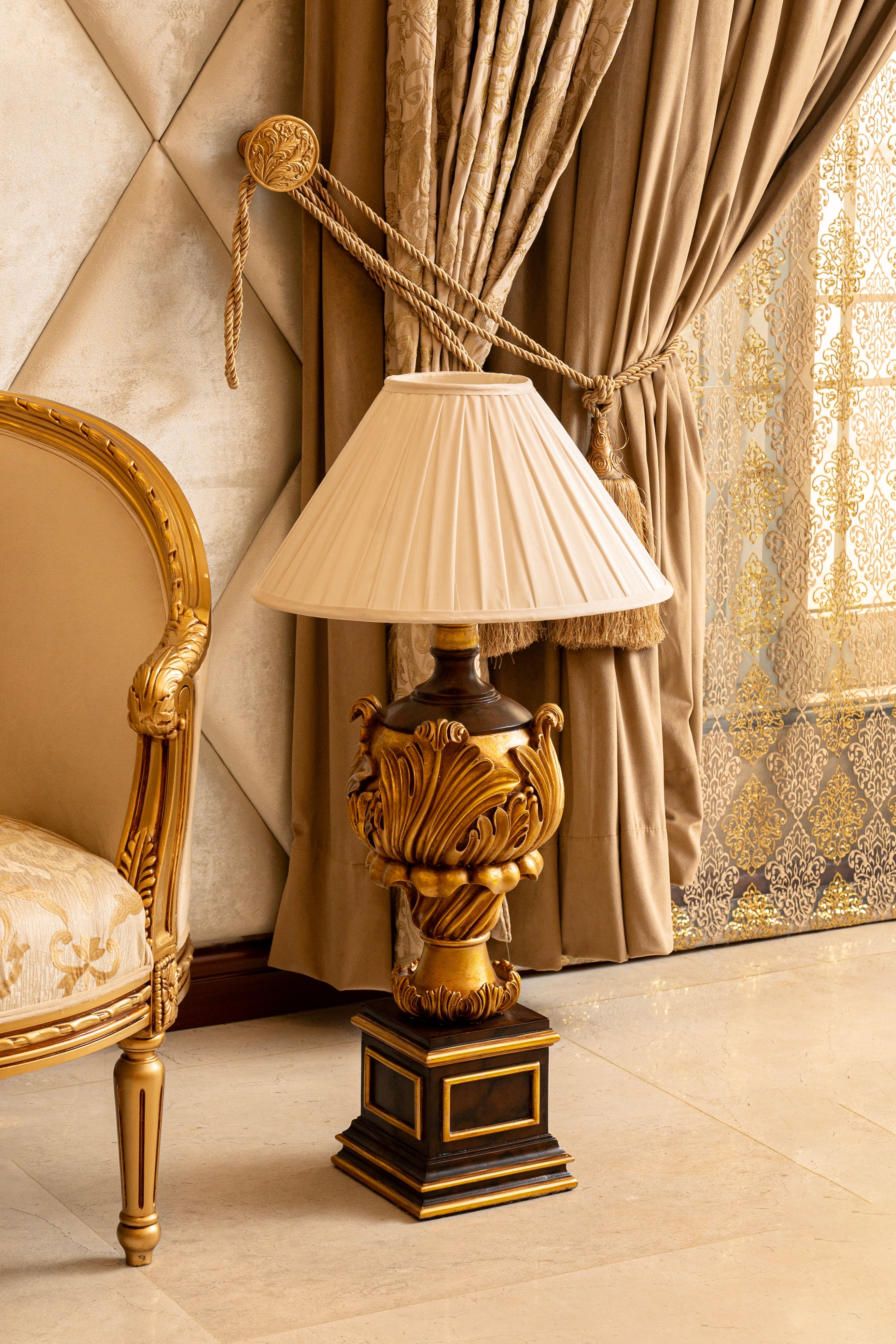 Golden Urn Traditional Table Lamp