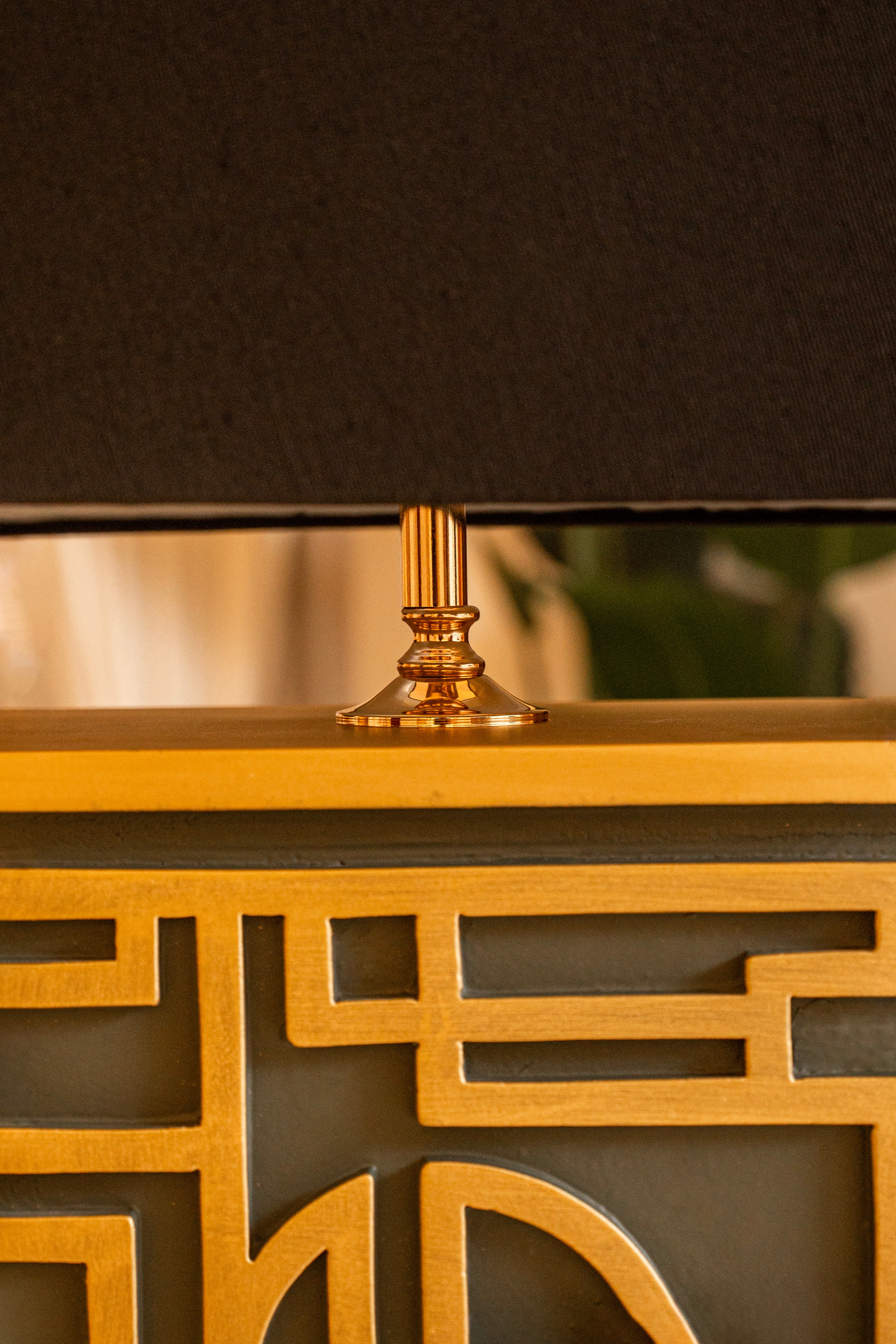 Empire Glow Trendy Geometric Resin Table Lamp