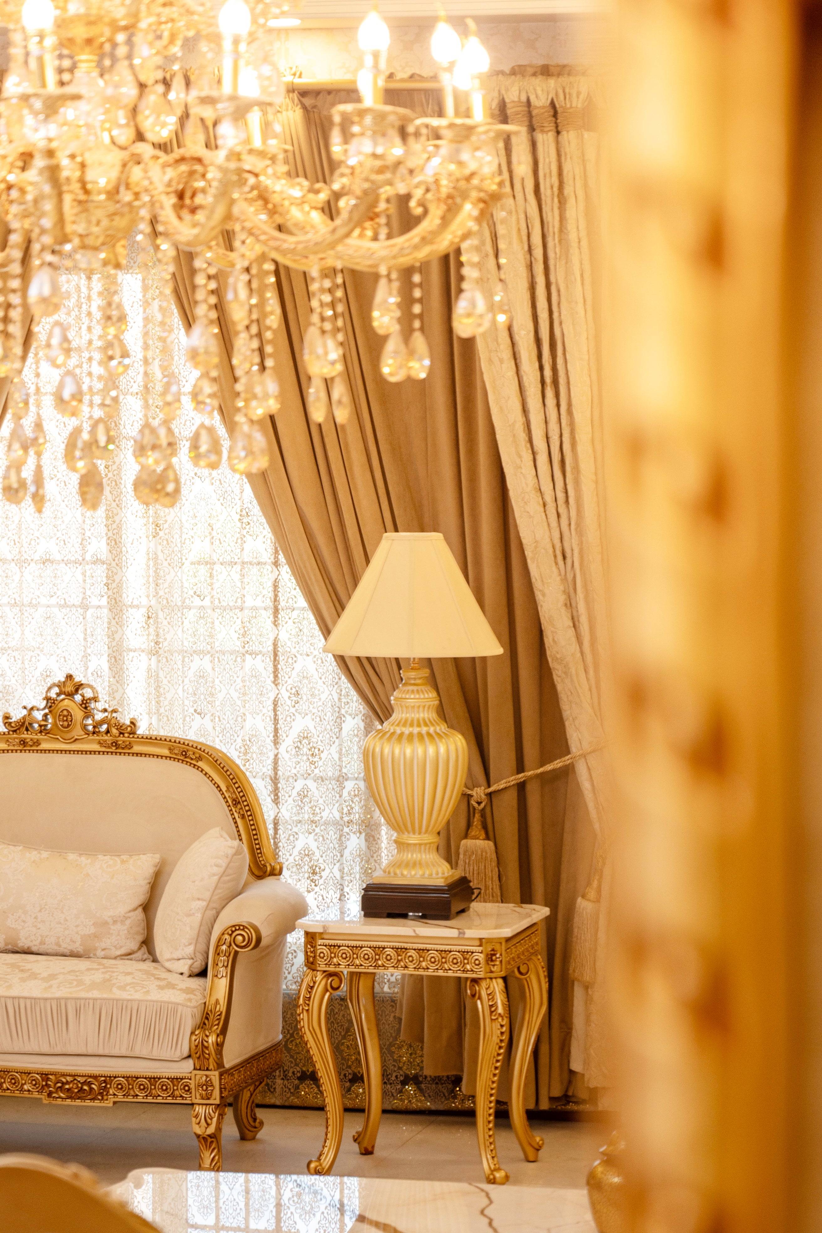 Rustic Chalice Gold Traditional Table Lamp