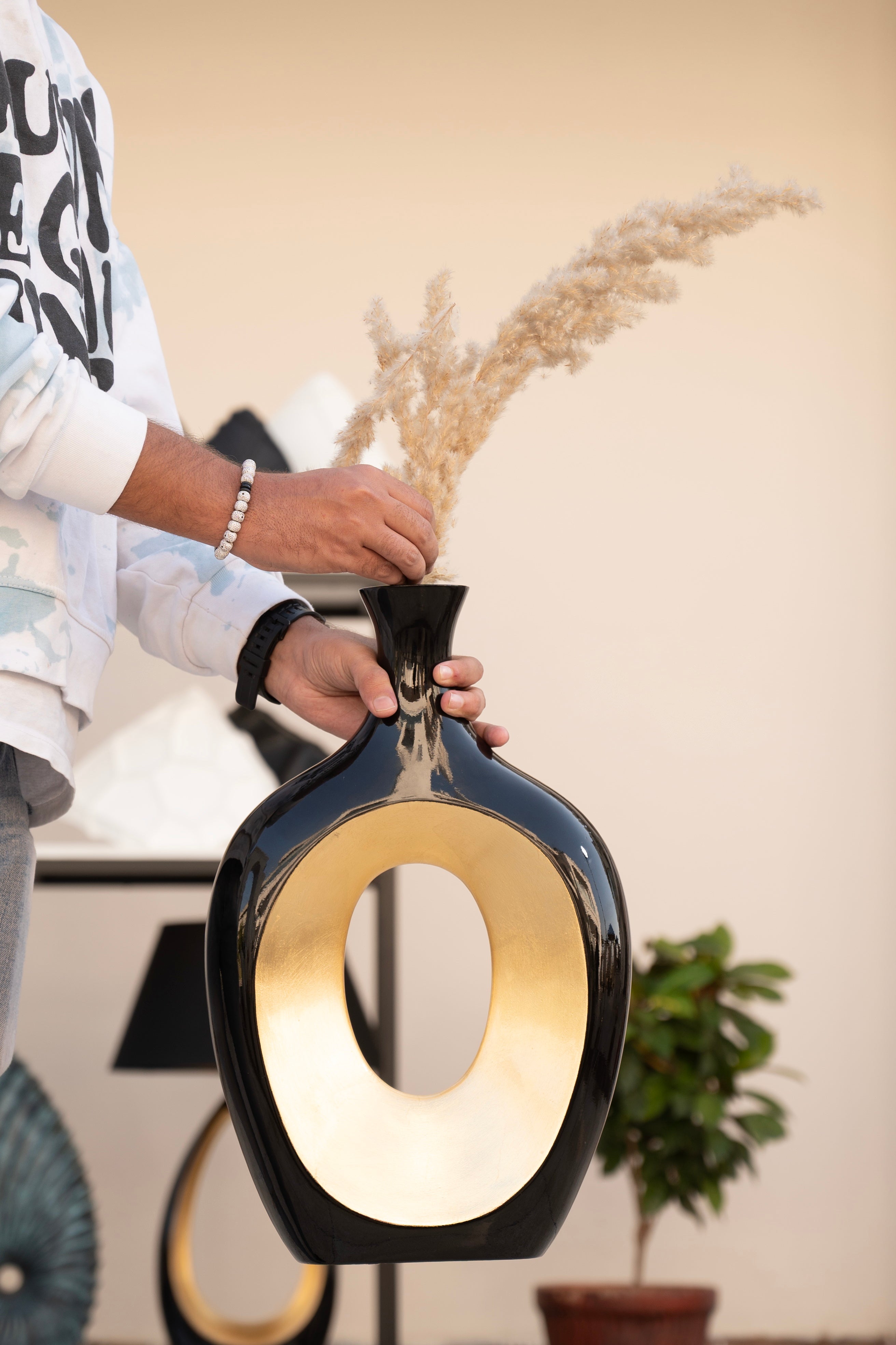 Solar Eye Modern Black & Gold Decorative Vase | Resin Art Decor