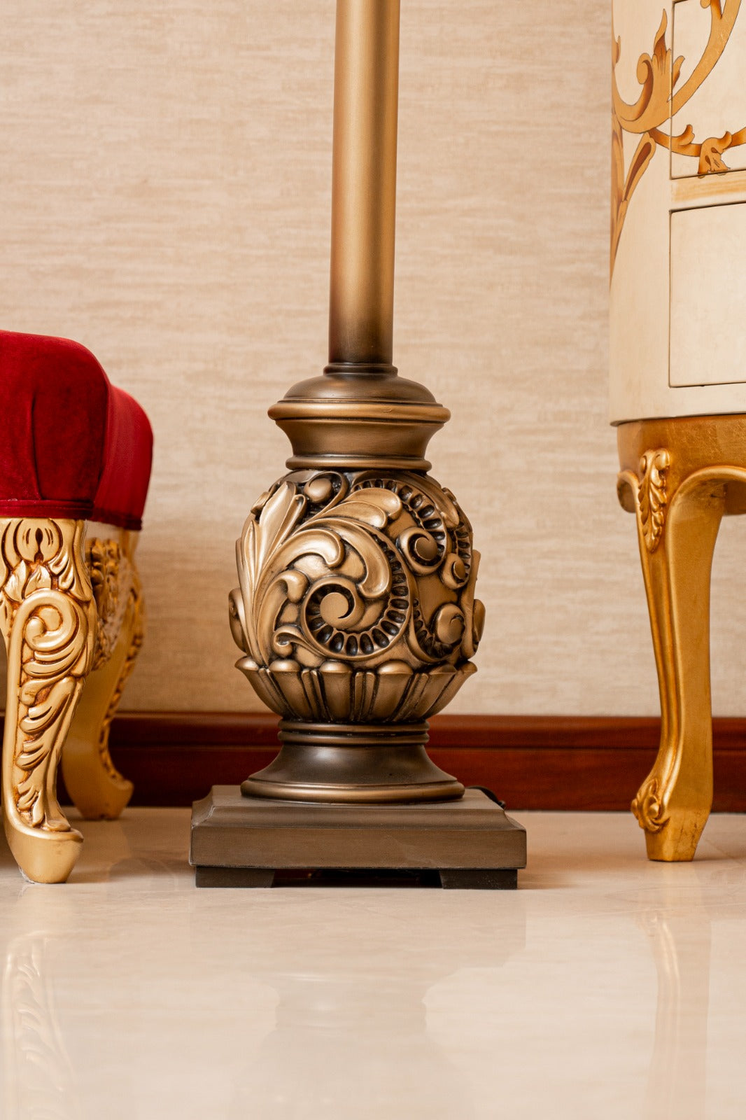 Baroque Sphere Classic Resin Floor Lamp