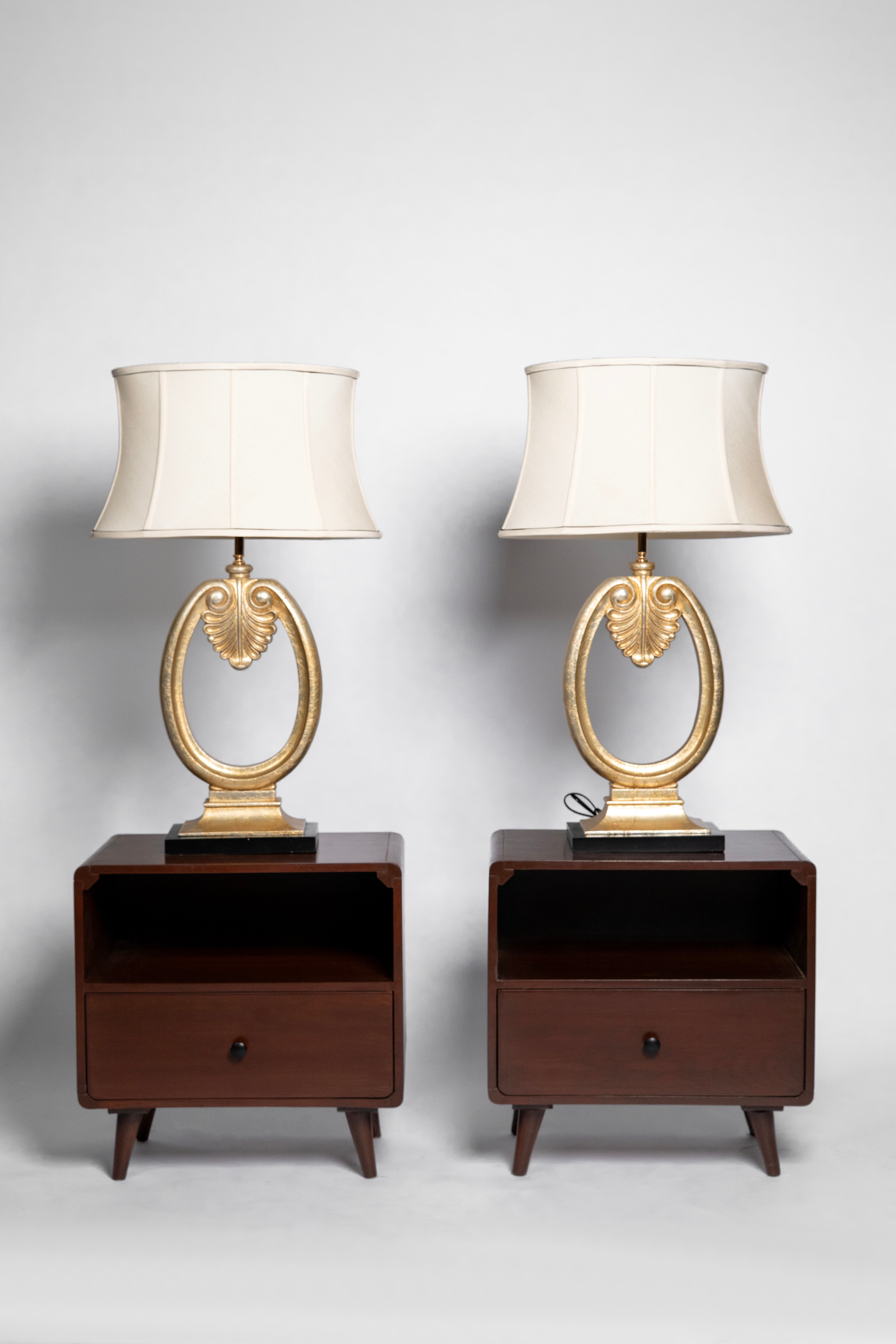 Eterna Oval Traditional Table Lamp