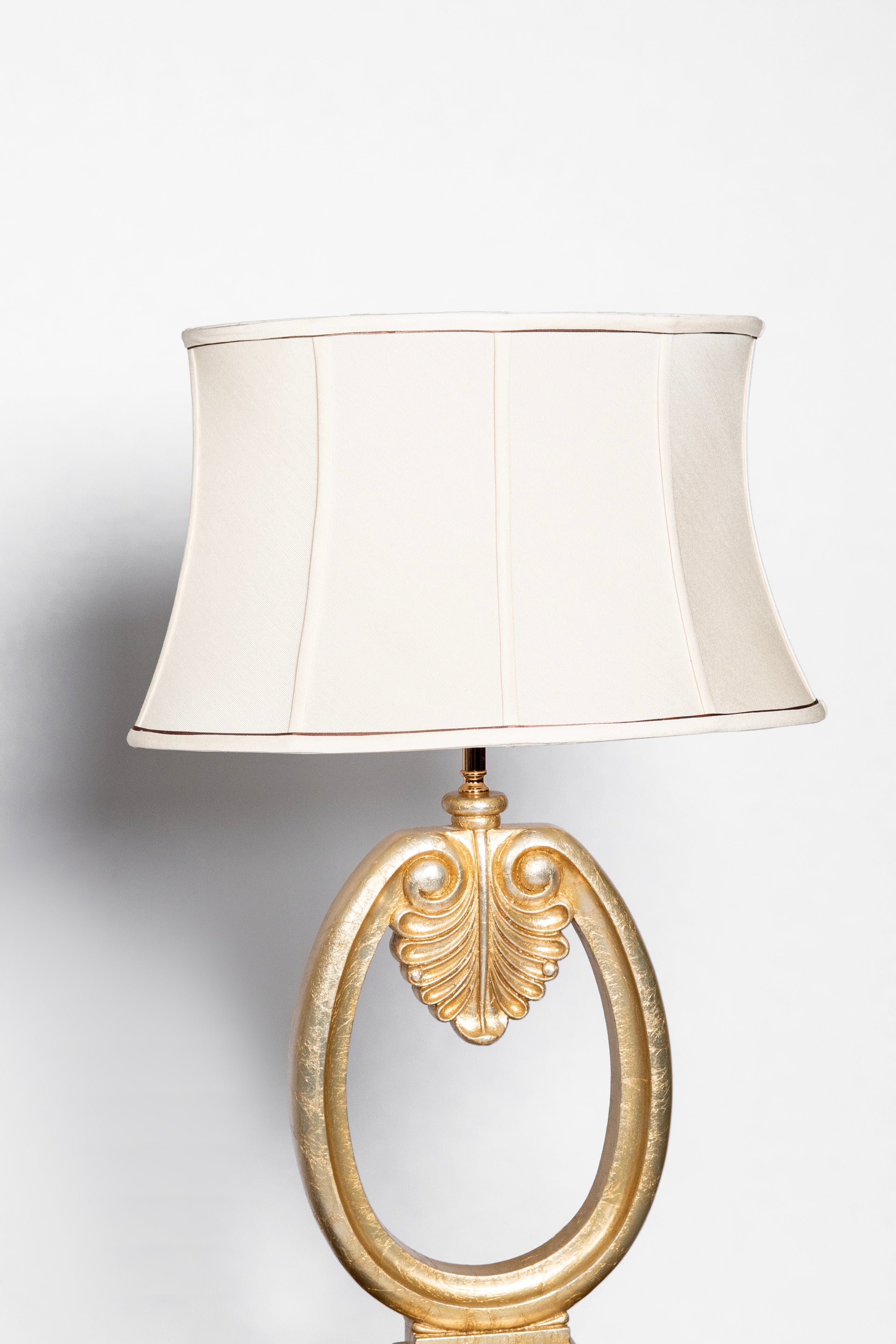 Eterna Oval Traditional Table Lamp