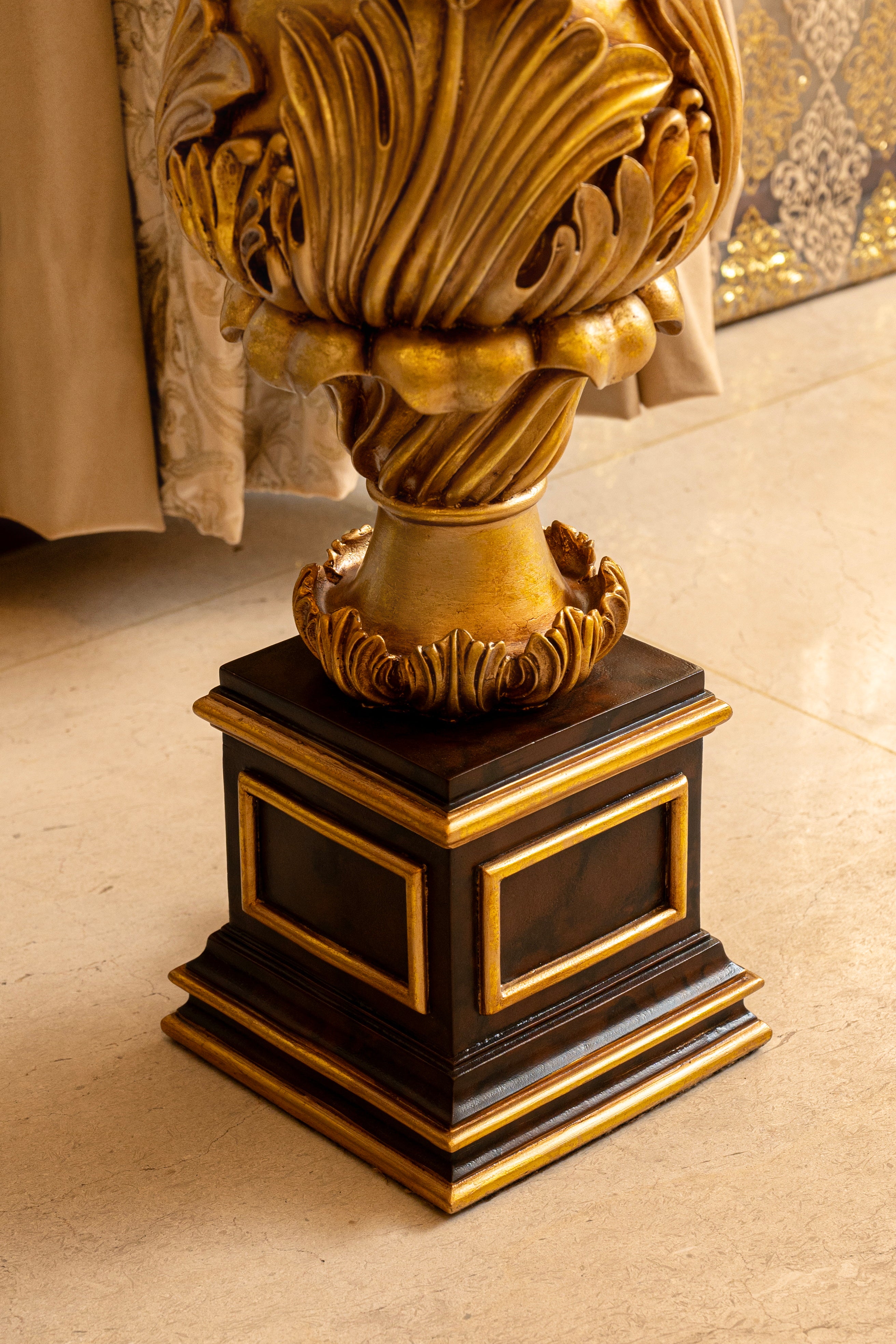 Golden Urn Traditional Table Lamp