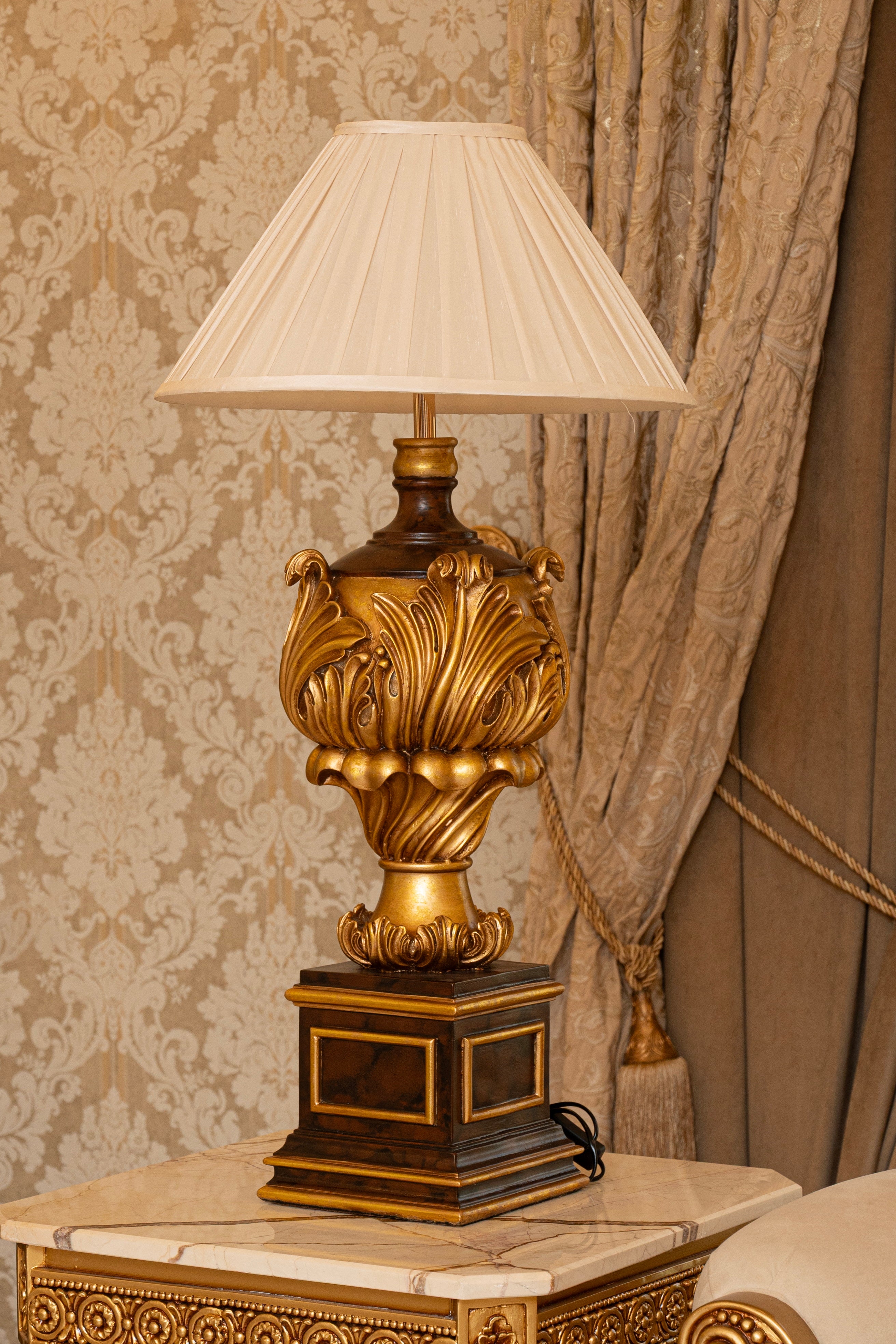 Golden Urn Traditional Table Lamp
