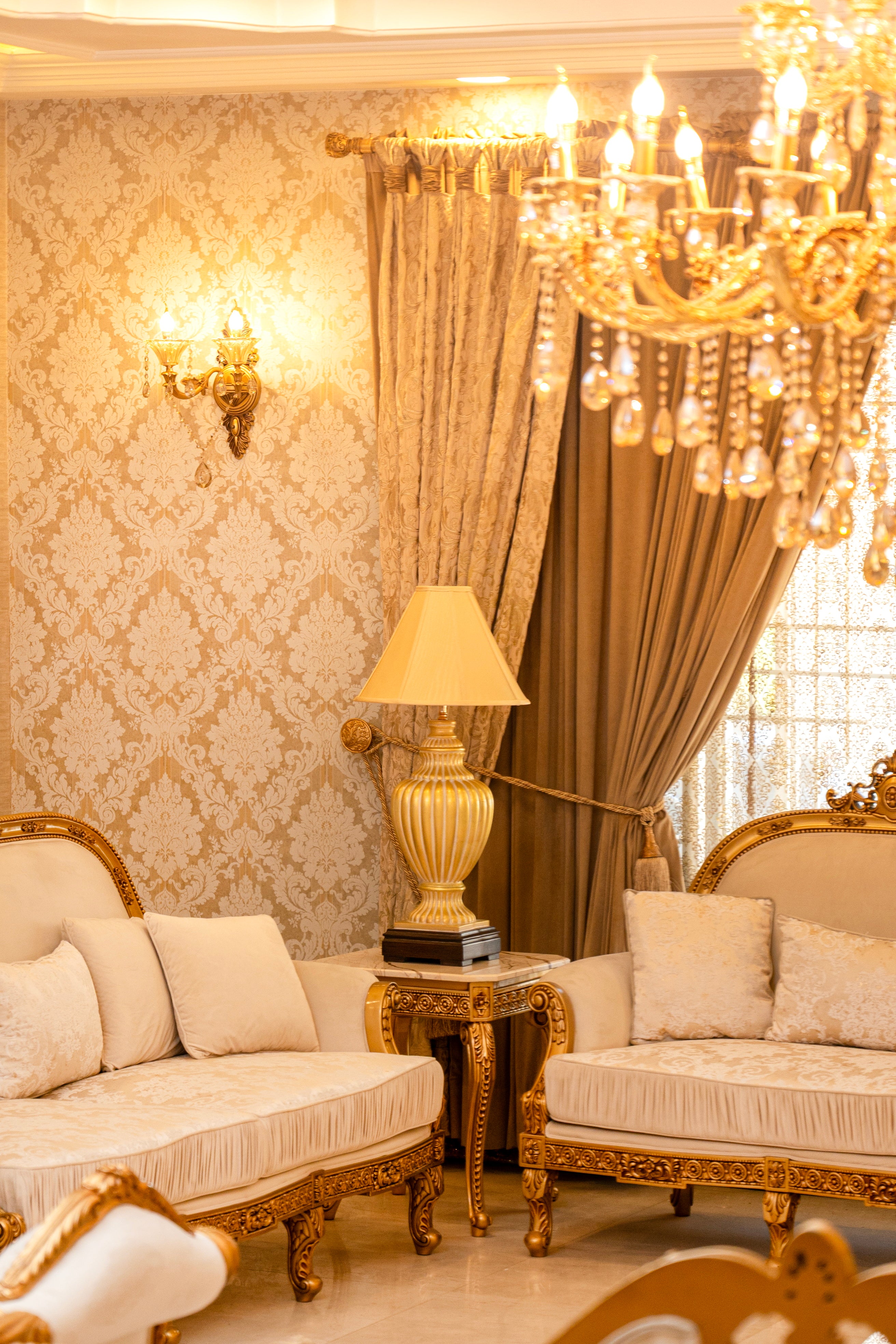 Rustic Chalice Gold Traditional Table Lamp